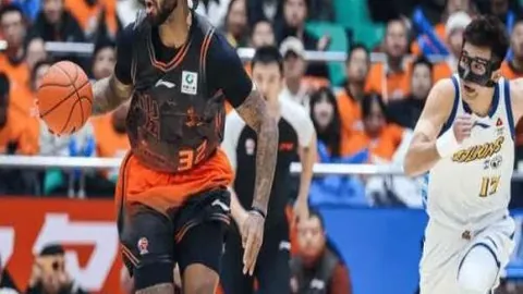 法兰克福对阵基尔前瞻：中场关键球员伤病疑云，法兰克福比赛前景不明